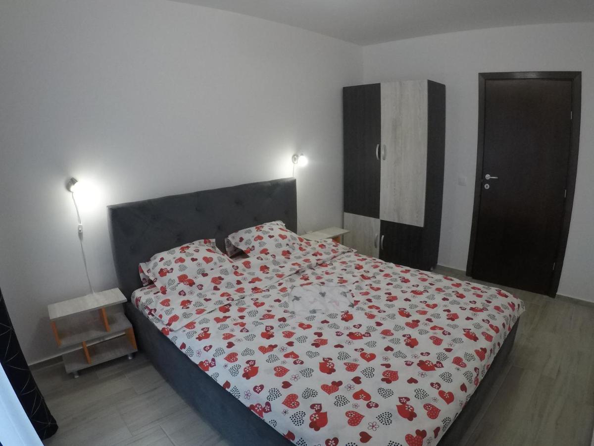 Ama Apartament Cu Terasa 50 Mp & Parcare Braşov Exterior foto