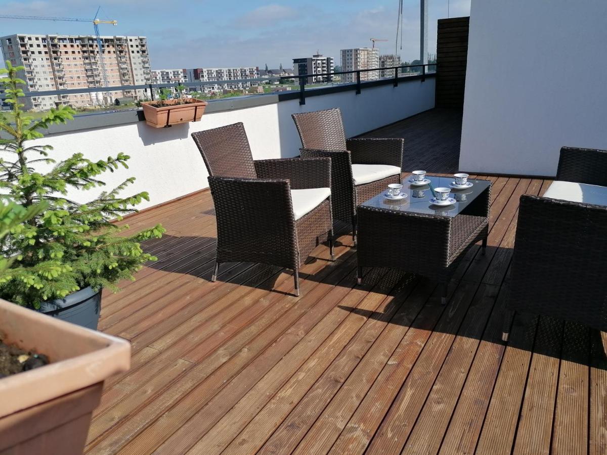 Ama Apartament Cu Terasa 50 Mp & Parcare Braşov Exterior foto