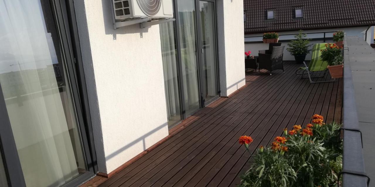 Ama Apartament Cu Terasa 50 Mp & Parcare Braşov Exterior foto